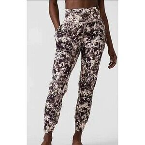 Athleta ‘Salutation’ Printed Jogger Women Size Medium Floral Tie Dye Black White